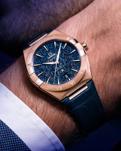 Omega Constellation 39 mm, Sedna™ gold met leren band 131.53.39.20.03.001 - Afbeelding 4