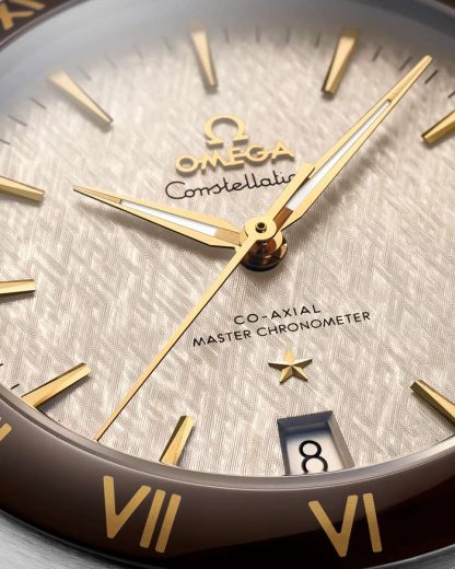 Omega Constellation 41 mm, staal - geelgoud met leren band 131.23.41.21.06.002 - Afbeelding 3