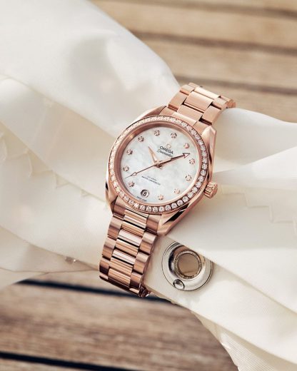 Omega Seamaster Aqua Terra 150M 34 mm, Sedna™ gold met Sedna™ gold 220.55.34.20.55.001 - Afbeelding 2