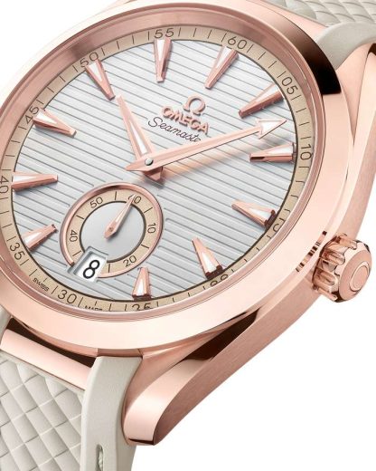 Omega Seamaster Aqua Terra 150M 41 mm, Sedna™ gold met rubberen band 220.52.41.21.02.001 - Afbeelding 4