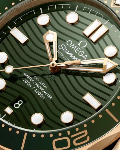 Omega Seamaster Diver 300M 42 mm, Moonshine™ gold met rubberen band 210.62.42.20.10.001 - Afbeelding 4