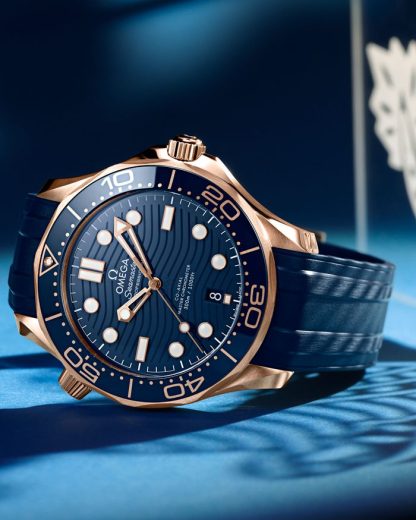 Omega Seamaster Diver 300M 42 mm, Sedna™ gold met rubberen band 210.62.42.20.03.001 - Afbeelding 3