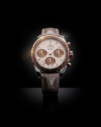 Omega Speedmaster 38 38 mm, staal - Sedna™ gold met leren band 324.23.38.50.02.002 - Afbeelding 3