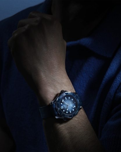 Omega Summer Blue Seamaster Diver 300M 42 mm, staal met rubberen band 210.32.42.20.03.002 - Afbeelding 4